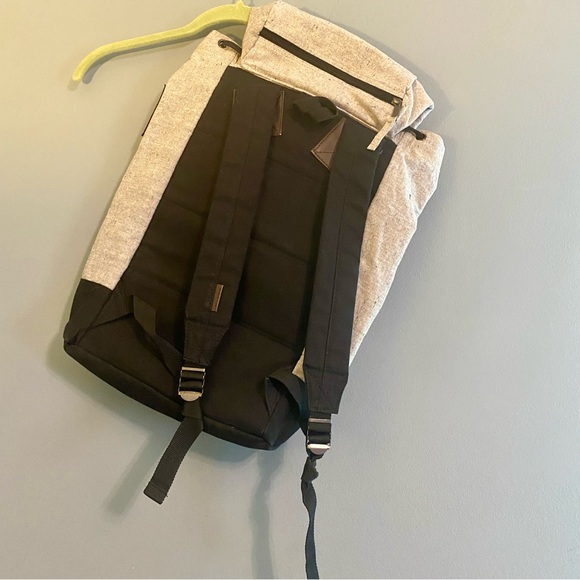 Billabong Light Gray Double Compartment Laptop Mac Book Backpack - Picture 5 of 12